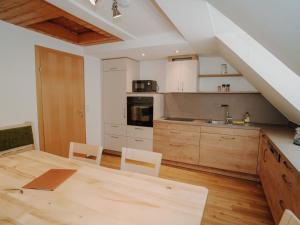 Kuchyň nebo kuchyňský kout v ubytování Apartment Grimming by Interhome