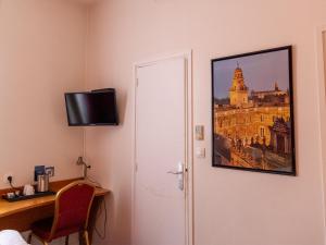 Televisyen dan/atau pusat hiburan di Le Clocher de Rodez Centre Gare