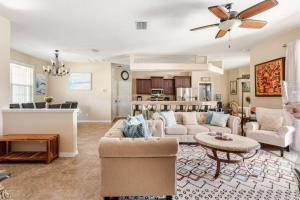 Гостиная зона в The Blessings Place Weddings Retreats and Events