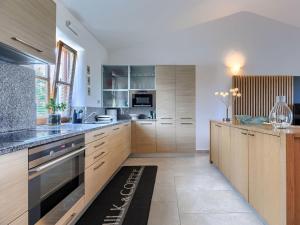 Dapur atau dapur kecil di Holiday Home Diana by Interhome