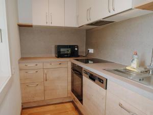 Kuchyňa alebo kuchynka v ubytovaní Apartment Mölbegg by Interhome