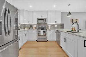 Η κουζίνα ή μικρή κουζίνα στο Modern Arvada Duplex Close to Denver and Old Town