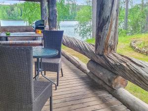 Θέα στο ποτάμι κοντά σε αυτή η παραθεριστική κατοικία