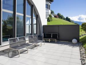 Ein Balkon oder eine Terrasse in der Unterkunft Apartment La Siala Apt-30 by Interhome