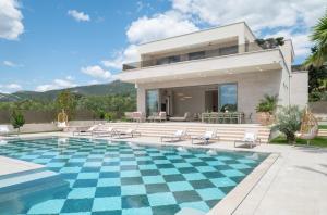 Πισίνα στο ή κοντά στο New! Villa A 56, 98m2 heated pool&spa, near Split