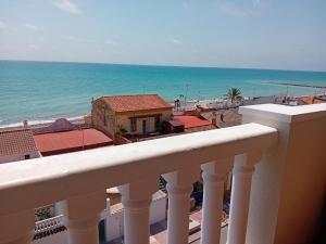 a view of the ocean from a balcony at vistas panoranicas al mar desde su terraza in Moncófar