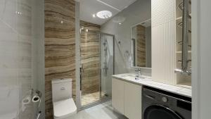 Ένα μπάνιο στο Renessans Palace Apartment +15 φωτογραφίες