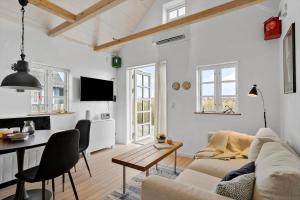 Et tv og/eller underholdning på 8816-Hvide-Sande-Ae-Gammel-Havn-17