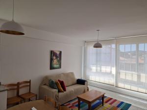 Część wypoczynkowa w obiekcie APARTAMENTOS PASEO DE LORDELO - 2 Izquierda