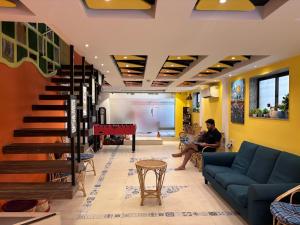 Posezení v ubytování OSTELO Mumbai Airport Hostel