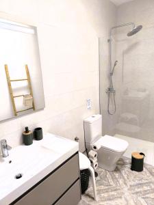 Bilik mandi di Casa Chafarí
