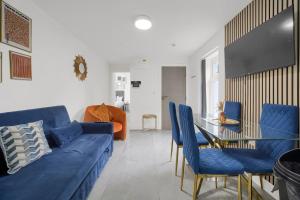 Posezení v ubytování Luxury 1 Bed Apt - Fast Wifi - Central Cardiff