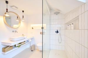 Ein Badezimmer in der Unterkunft La terraza de la Catedral Collection Luxury + 18 Fotos