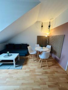 Χώρος καθιστικού στο Gemütliche Dachgeschosswohnung -Waldstraßenviertel Leipzig