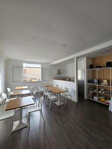 Кухня или мини-кухня в Tevergad Suites & Rooms
