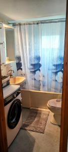 Koupelna v ubytování CasaCorn + 6 fotografií