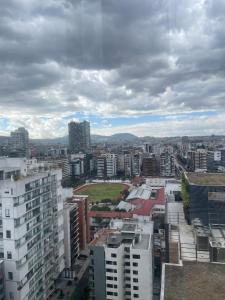 HuamboyaQuito with a view - Condo in La Carolina的相册照片