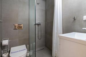 Koupelna v ubytování Mint - Lux Apt 2 + 26 fotografií