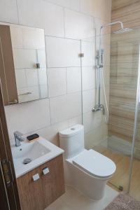 Ванная комната в NOK Classy 3BR Villa by Vistacana Rentals