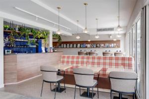 Lounge nebo bar v ubytování Best Western Kobalt Annecy Nord - Epagny + 61 fotografií