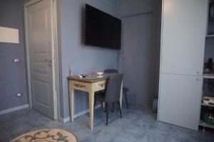 Μια τηλεόραση ή/και κέντρο ψυχαγωγίας στο Paradise Luxury Apartments