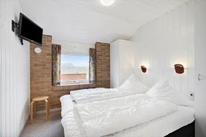 Postel nebo postele na pokoji v ubytování 4474-Hvide-Sande-Mettes-Bjerg-30