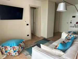 A seating area at ILIA'S House Porto Rotondo