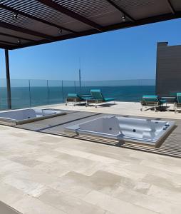 Γενική θέα στη θάλασσα ή θέα στη θάλασσα από  αυτό το διαμέρισμα