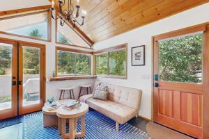 Fotografie z fotogalerie ubytování Deerhaven Lodge B v destinaci Idyllwild