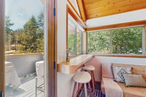 Fotografie z fotogalerie ubytování Deerhaven Lodge B v destinaci Idyllwild