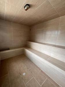 Ein Badezimmer in der Unterkunft Rest and Perfect Location
