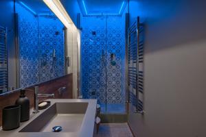 Bilik mandi di Il Parione Luxury Apartment with view, Florence