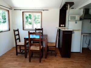 Η κουζίνα ή μικρή κουζίνα στο Mobil home