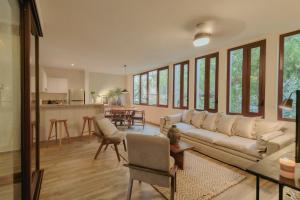 Χώρος καθιστικού στο K'uyen Boutique Hotel