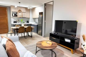 Η κουζίνα ή μικρή κουζίνα στο Depto 2D2B, Vista al Volcán, WiFi, Estacionamiento