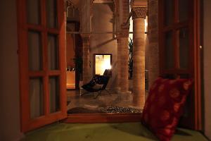 Χώρος καθιστικού στο L'Alcazar