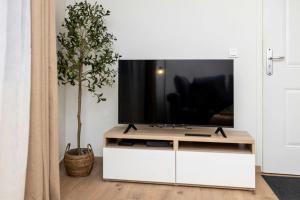 Gallery image of The Kings Haven with Garden in Bois-le-Roi