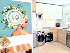 A kitchen or kitchenette at Apartamento Moderno y con Estilo en La Carihuela