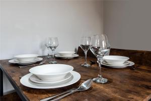 Fotografie z fotogalerie ubytování 4BR Bradford Home,Contractor Friendly with Parking v destinaci Bradford