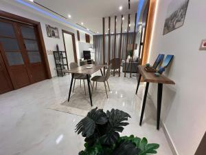 Χώρος καθιστικού στο 2BDR -The Square Compound New Cairo - By Kemetland +38 φωτογραφίες