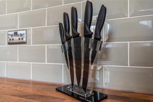 Fotografie z fotogalerie ubytování 4BR Bradford Home,Contractor Friendly with Parking v destinaci Bradford