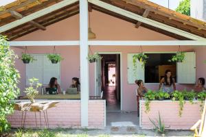 Restaurace v ubytování Vulva Trancoso WOMEN-ONLY HOSTEL & FEMINIST CLUB