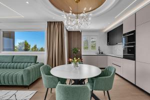 トゥチェピにあるVelmare Luxury Apartmentsのギャラリーの写真