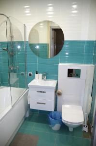 Ένα μπάνιο στο Superjednostka Silent West Apartment 2th floor, 48m2, city center, self check-in +2 φωτογραφίες