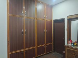 Φωτογραφία από το άλμπουμ του A well furnished room in apartment στο Rahimyar Khan