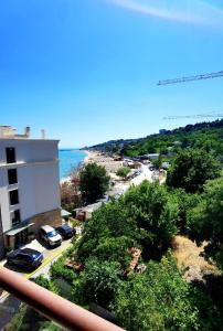 Naturlandskabet i nærheden af lejlighedshotellet