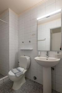 Koupelna v ubytování Mythos Suites-Poseidon apartment