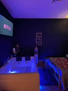 Postel nebo postele na pokoji v ubytování Esclusive Spa Suite
