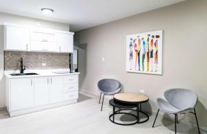 Nhà bếp/bếp nhỏ tại Fully Renovated Beachside with Oceanview 1 Bedroom Unit 8 +6 ảnh