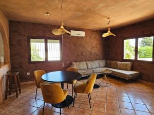 Istumisnurk majutusasutuses Monte Valeo - Healing Farm with private pool and Gym